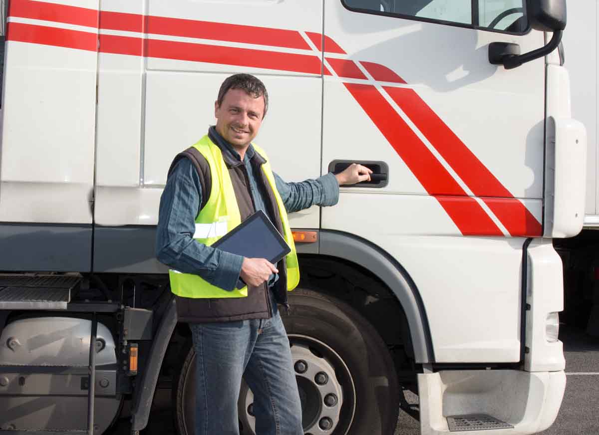 The continuing HGV Driver shortage has prompted the UK Government to provide £100k to Veterans into Logistics